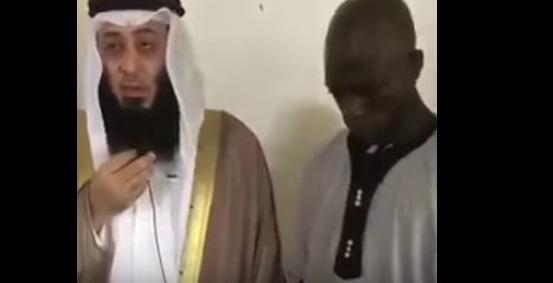 شاهد.. آخر فيديو للداعية العلي قبل وفاته بتفجير بوركينا فاسو