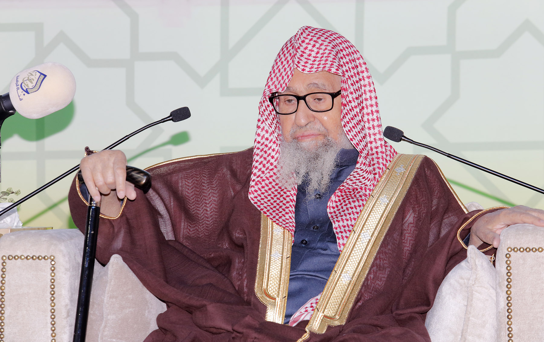 الشيخ الفوزان محذرًا من شائعات الإنترنت: على المسلم لزوم الجماعة