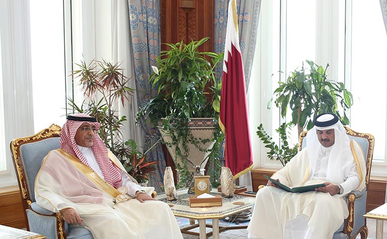 خادم الحرمين يدعو أمير قطر للحفل الختامي لـ #رعد_الشمال