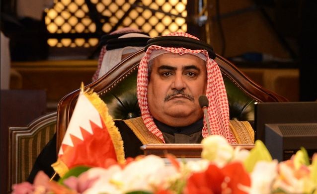 “صفعة” بحريني لهندي تغضب خالد آل خليفة : فارق أهله لنصفعه؟