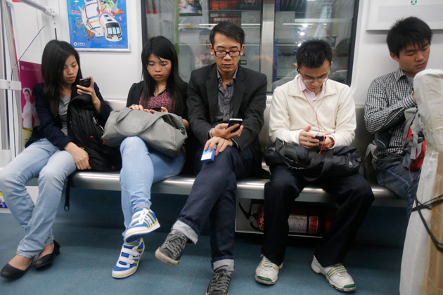 الصين تفصل الخدمة عن أي مستخدم لـ “واتساب” أو “تيليغرام”