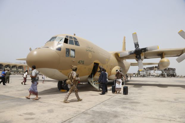 الطائرة الإغاثية السعودية السابعة تصل إلى عدن