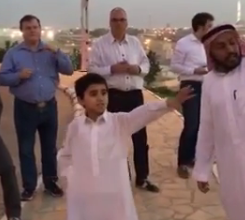 سلطان بن سلمان يتفاعل مع “المواطن” ويمنح طفل عيون الجواء رخصة مرشد