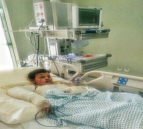 الطفل “ريان” منقذ شقيقاته يصل مدينة الملك عبدالعزيز الطبية