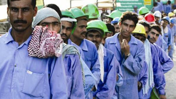 عمان تمدد القيود المفروضة على استقدام العمالة الوافدة