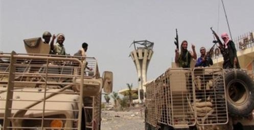 القوات الموالية للرئيس اليمني تستعيد قاعدة العند العسكرية