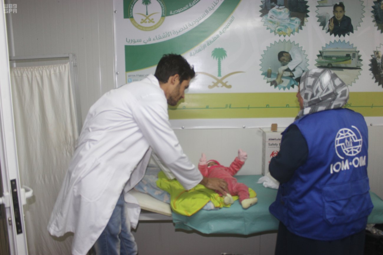 العيادات التخصصية تقدم اللقاحات والمطاعيم لـ 169 طفلاً سورياً