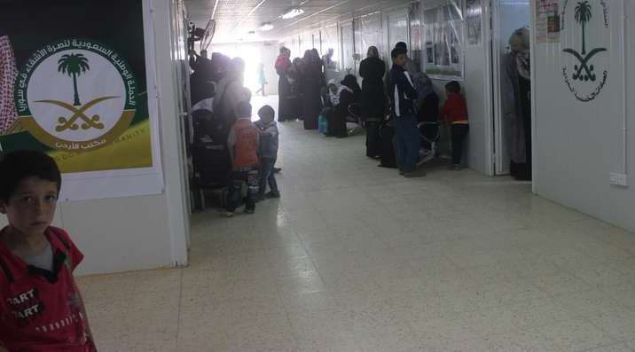العيادات التخصصية تعالج أسنان 140 سورياً بمخيم الزعتري