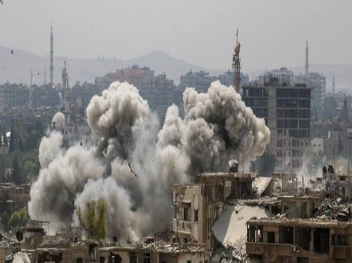 المرصد السوري: ضربات جوية لقوات الأسد تستهدف دوما في الغوطة الشرقية