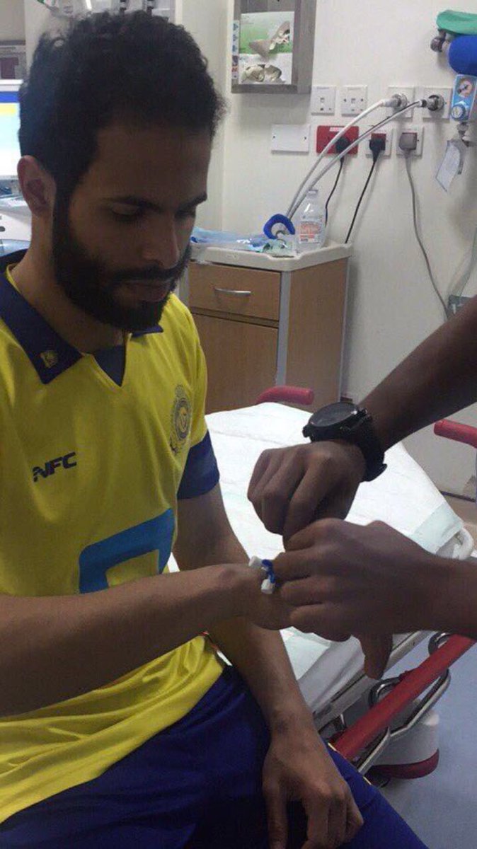 أحمد الفريدي يكشف عن حجم إصابته في مباراة الأهلي!