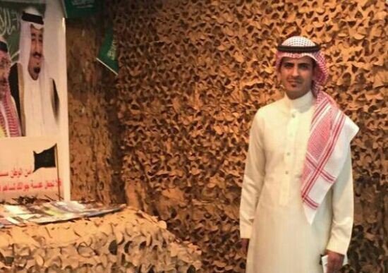 فنان تشكيلي يبني معرضه كثكنة عسكرية متكاملة في #جدة