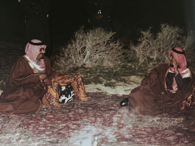 “المواطن” تنشر صوراً تاريخية تضمنها كتاب عبدالعزيز بن فهد عن والده