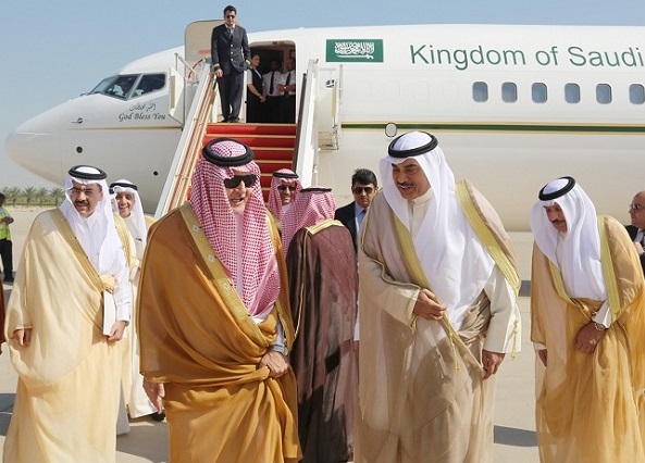 سعود الفيصل يصل الكويت ممثلاً للملك في القمة العربية الإفريقية
