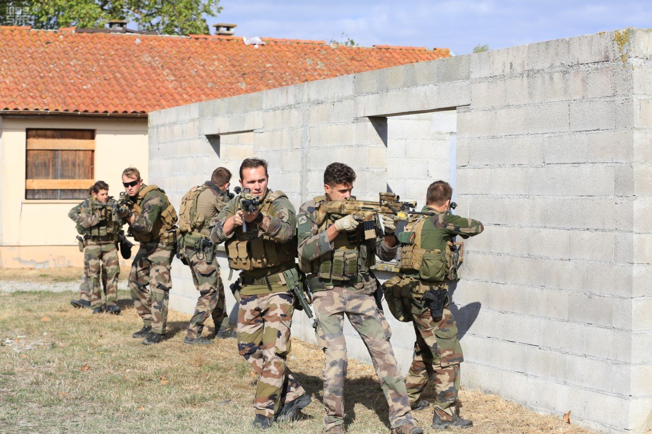 القوات البرية تنفذ تمريناً مشتركاً مع “سانتول” الفرنسية