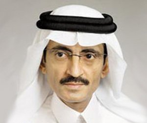 كاتب سعودي : نكتب أو لا نكتب عن إيقاف البدلات والمكافآت!