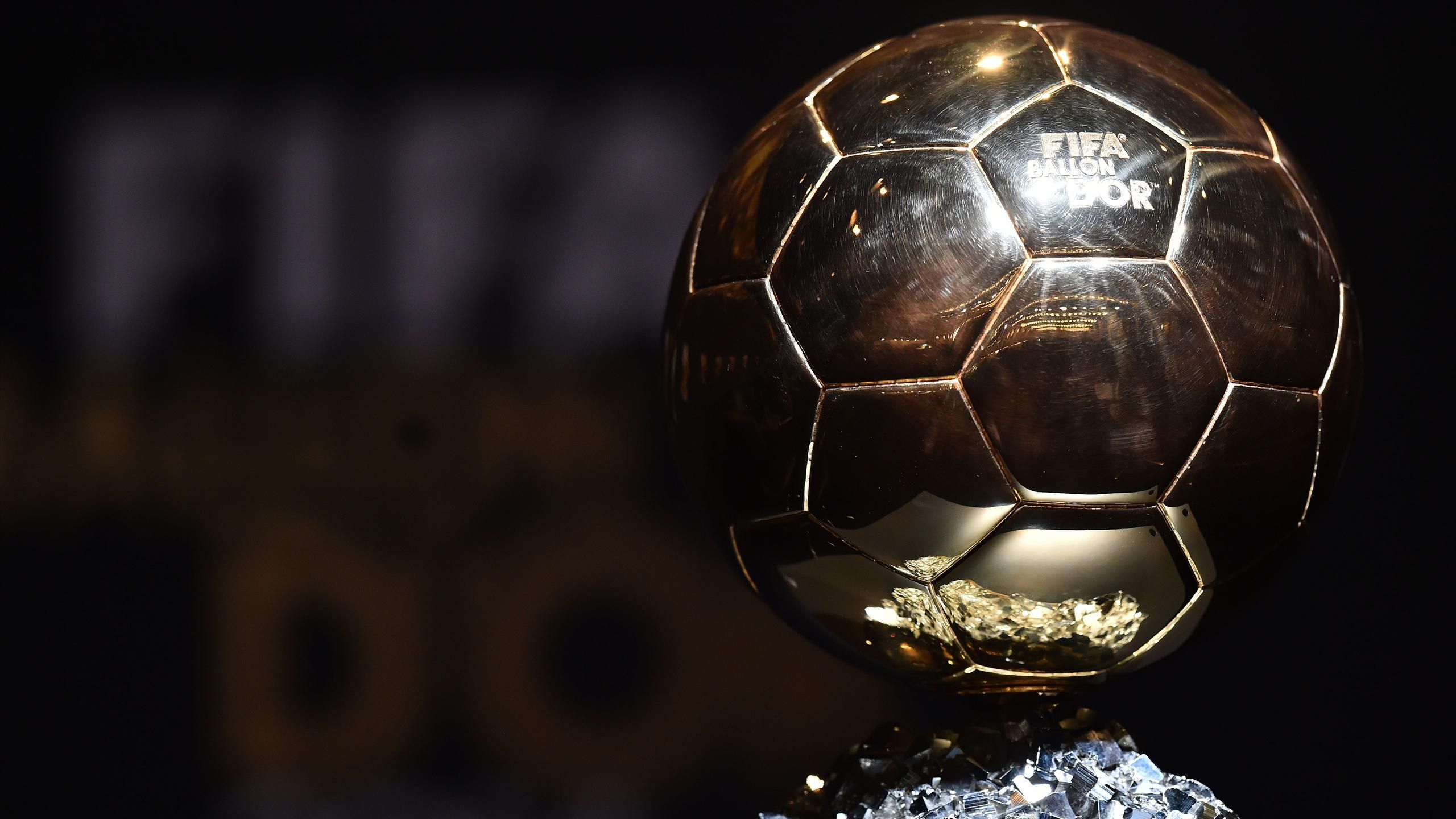 الكرة الذهبية أمل ميسي الأخير للثأر من رونالدو في 2017