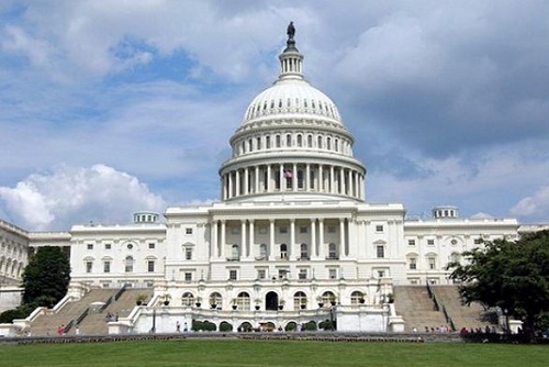 الكونغرس يقر مساعدات داخلية بقيمة ترليوني دولار لمواجهة كورونا
