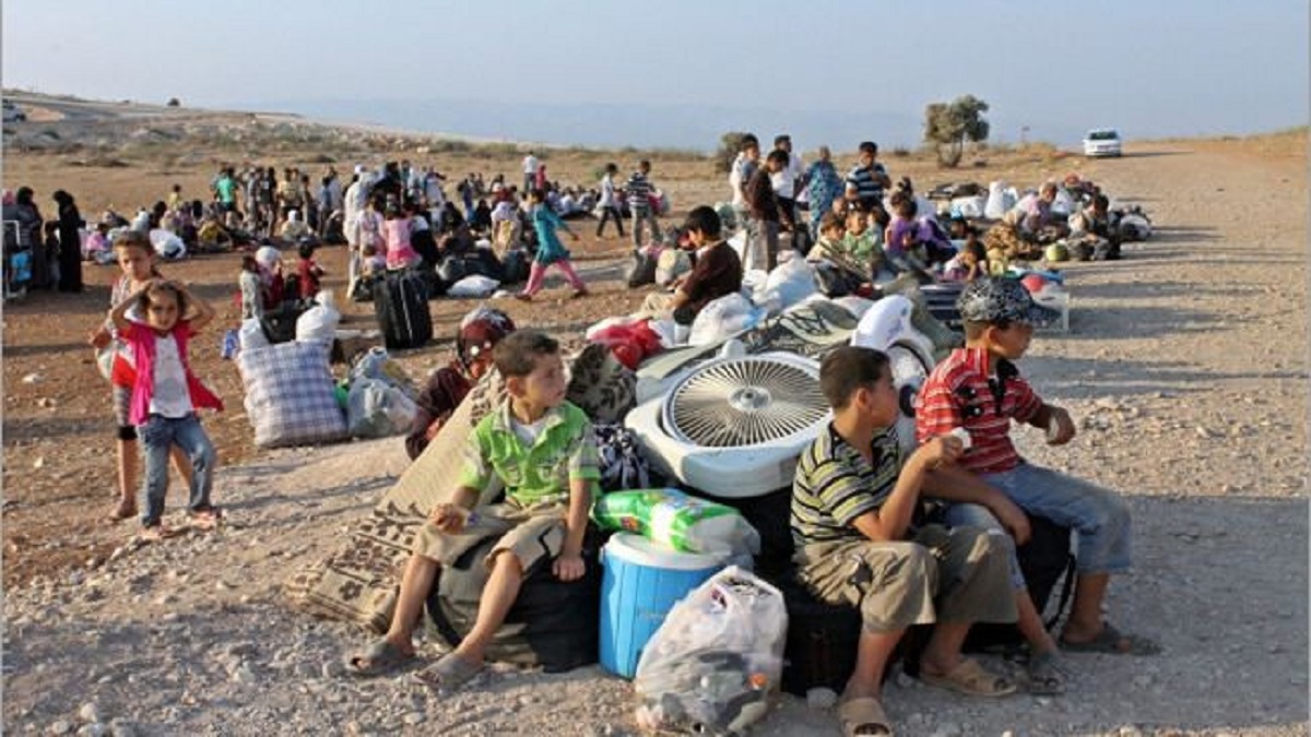 مساعدات عاجلة للاجئين السوريين العالقين على الحدود الأردنية