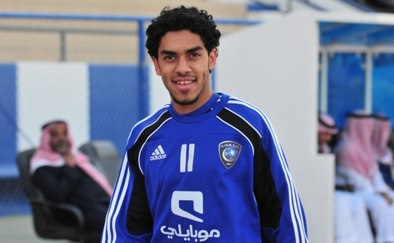 الاتحاد يطلب التعاقد مع نجم وسط الهلال رسمياً