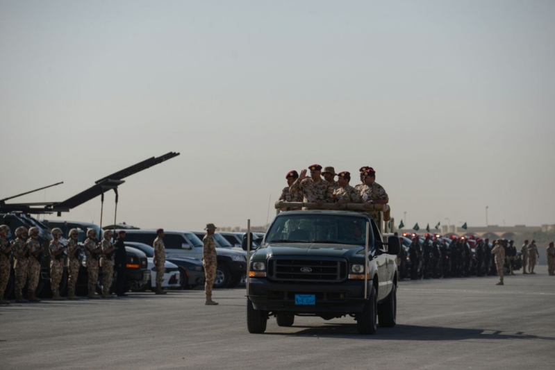 اللواء العتيبي يتفقد جاهزية الوحدات المشاركة بالتمرين المشترك “أمن الخليج العربي1” (10)