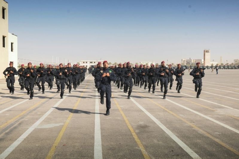 اللواء العتيبي يتفقد جاهزية الوحدات المشاركة بالتمرين المشترك “أمن الخليج العربي1” (12)