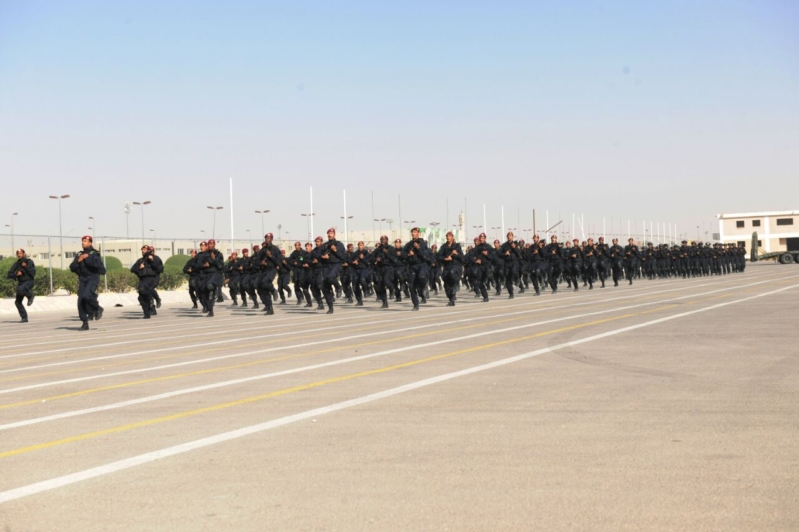 اللواء العتيبي يتفقد جاهزية الوحدات المشاركة بالتمرين المشترك “أمن الخليج العربي1” (16)