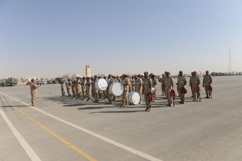 اللواء العتيبي يتفقد جاهزية الوحدات المشاركة بالتمرين المشترك “أمن الخليج العربي1” (24)