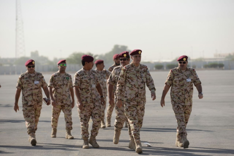 اللواء العتيبي يتفقد جاهزية الوحدات المشاركة بالتمرين المشترك “أمن الخليج العربي1” (30)