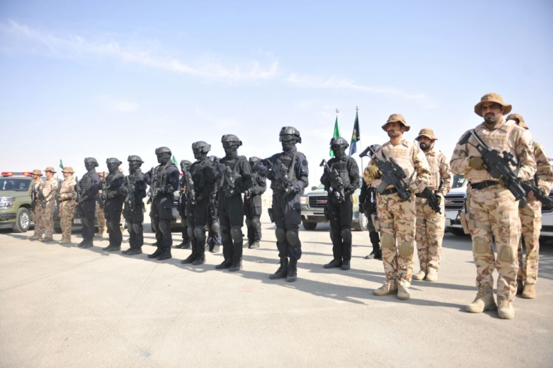 اللواء العتيبي يتفقد جاهزية الوحدات المشاركة بالتمرين المشترك “أمن الخليج العربي1” (32)