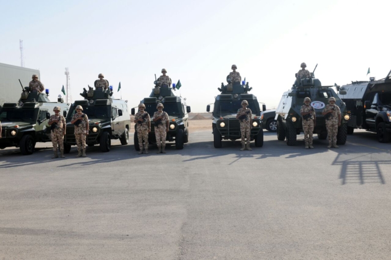 اللواء العتيبي يتفقد جاهزية الوحدات المشاركة بالتمرين المشترك “أمن الخليج العربي1” (6)