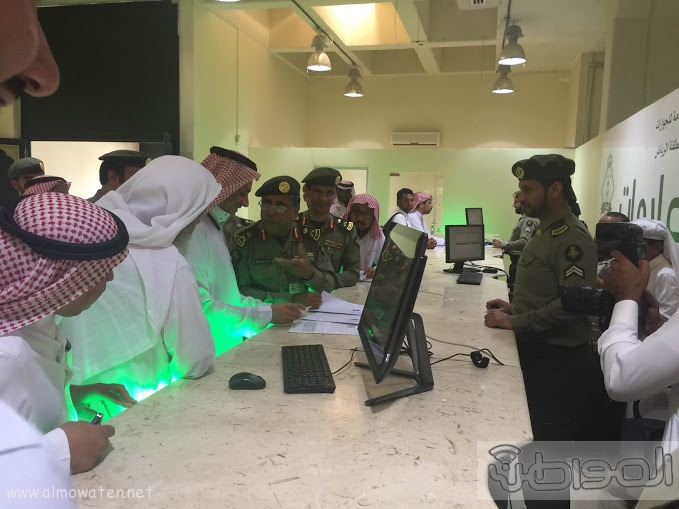 اللواء اليحيى يدشن صالة ذوي الاحتياجات الخاصة بجوازات الرياض (2)