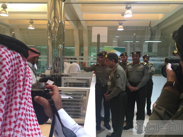 اللواء اليحيى يدشن صالة ذوي الاحتياجات الخاصة بجوازات الرياض (3)