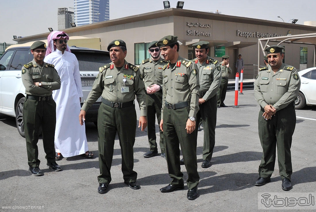 اللواء اليحيى يدشن صالة ذوي الاحتياجات الخاصة بجوازات الرياض (8)