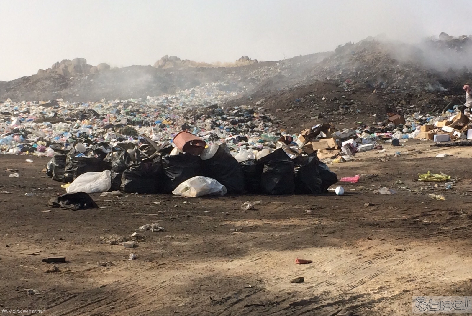 المجاردة حرق النفايات بجوار المساكن (3)