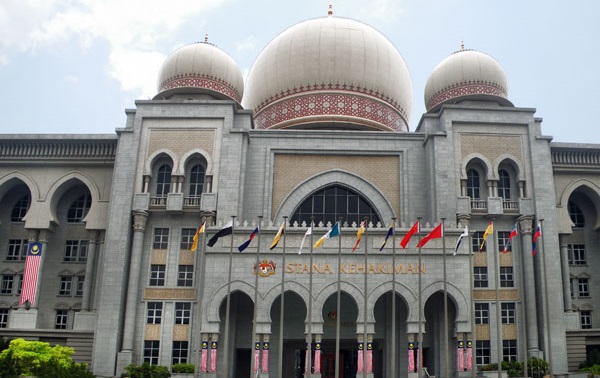 المحكمة العليا بـ #ماليزيا تؤيد قانون الفتنة المثير للجدل