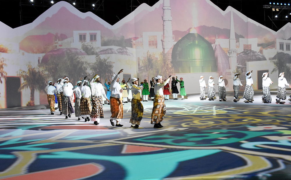 بالصور.. مطالبات بإعادة حفل افتتاح #المدينة_عاصمة_السياحة_الاسلامية في الإجازات
