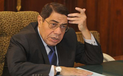 مصر: النائب العام يمنع مرسي و36 قيادياً من السفر