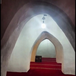 المسجد الاثري الواقع في ربيعة ورفيدة بمنطقة عسير
