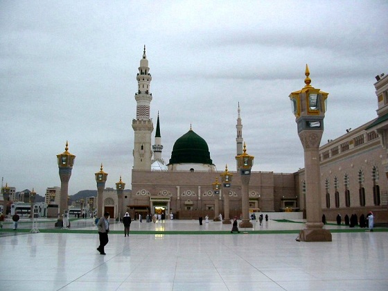 “الفالح” يتفقد مواقع الخدمة والعمل داخل المسجد النبوي وساحاته
