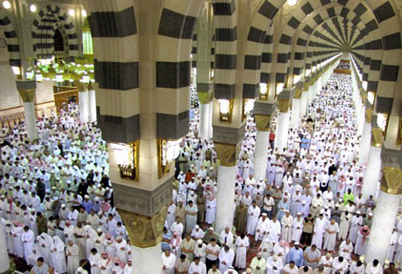 نصف مليون حاجّ يصلّون الجمعةَ الأخيرة بالمسجد النبوي