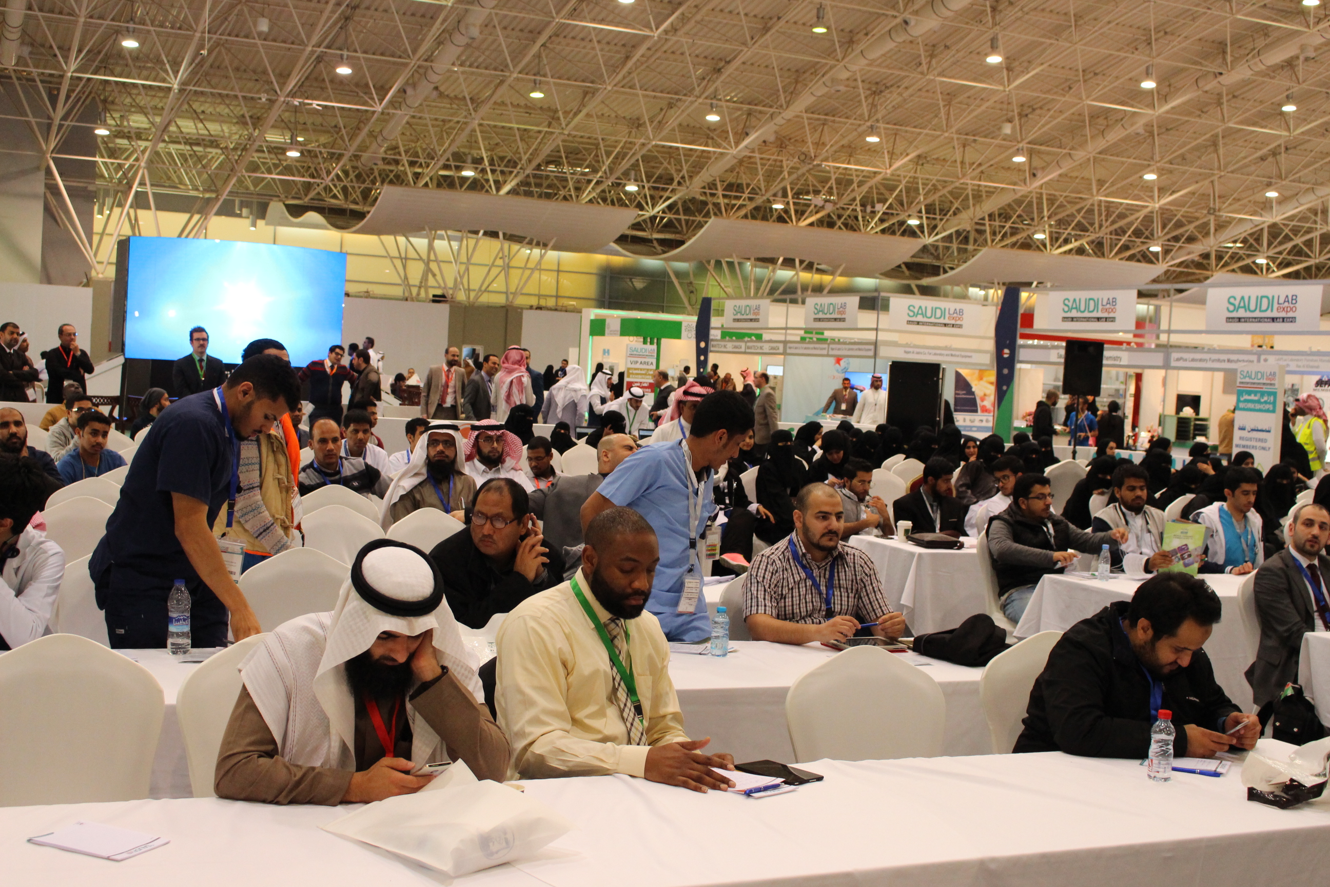 3000 زائر للمعرض السعودي الدولي للمختبرات