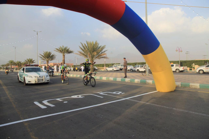 المغربي إسماعيل بطل سباق الدراجات الهوائية بمحايل 3