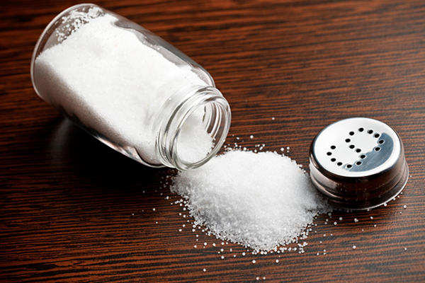 أضرار خطيرة بسبب الإفراط في تناول الملح