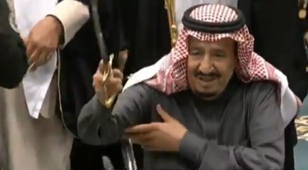 بالفيديو .. رعاية الملك لحفل العرضة السعودية في الجنادرية 32