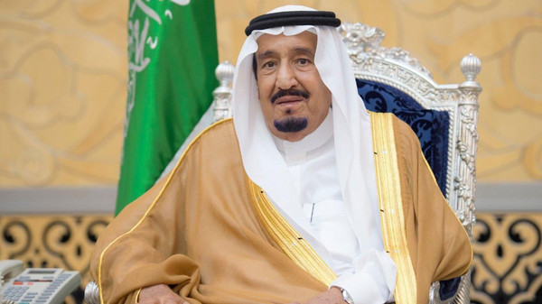 مسؤول سعودي لرويترز : الملك سلمان لم يكن في قصره أثناء التعامل مع طائرة درون
