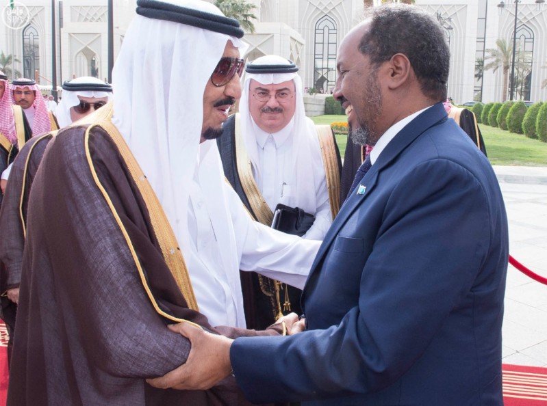 الملك-سلمان-مع-رئيس-الصومال
