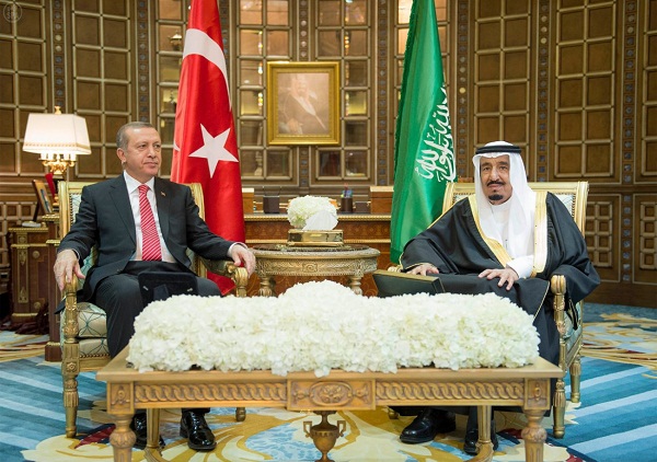 جلسة مباحثات رسمية بين الملك سلمان وأردوغان في الرياض