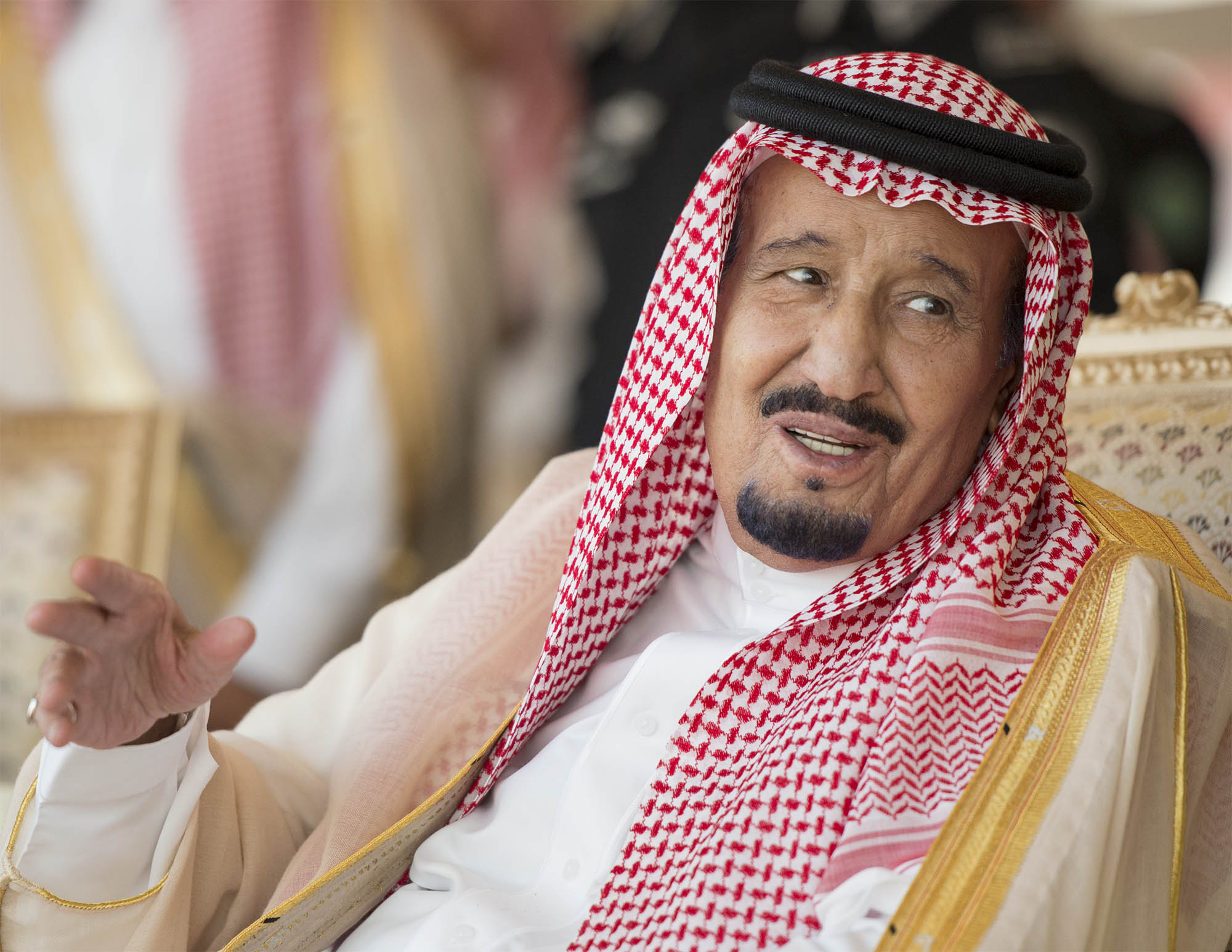 بأمر سلمان .. ضخ دماء شابة في كافة مفاصل الدولة : هنا كافة الأوامر الملكية