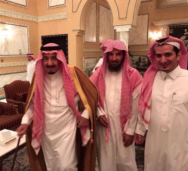 الملك سلمان يزور الشيخ ناصر الشثري