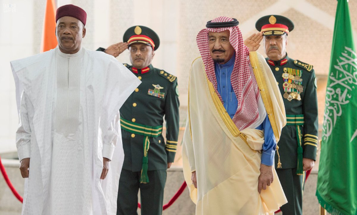 الملك سلمان يستقبل رئيس النيجر